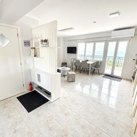 Sea View Luxury Beachfront 2br