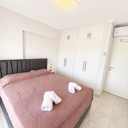 Sea View Luxury Beachfront 2br *