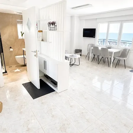 Sea View Luxury Beachfront 2br Apartmán *